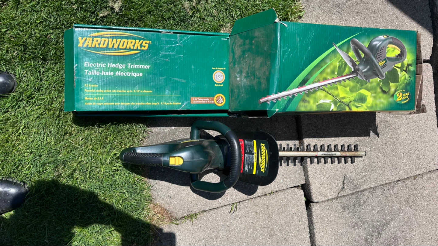 Yardworks Electric Hedge Trimmer