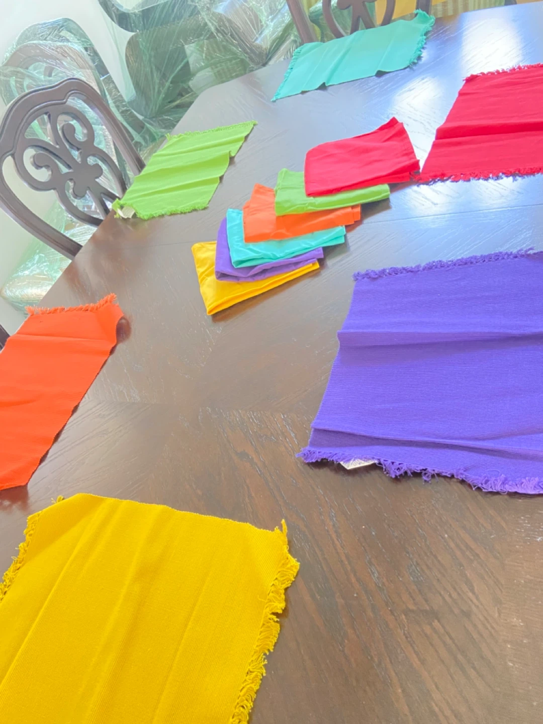 Set of 8 colourful placemats