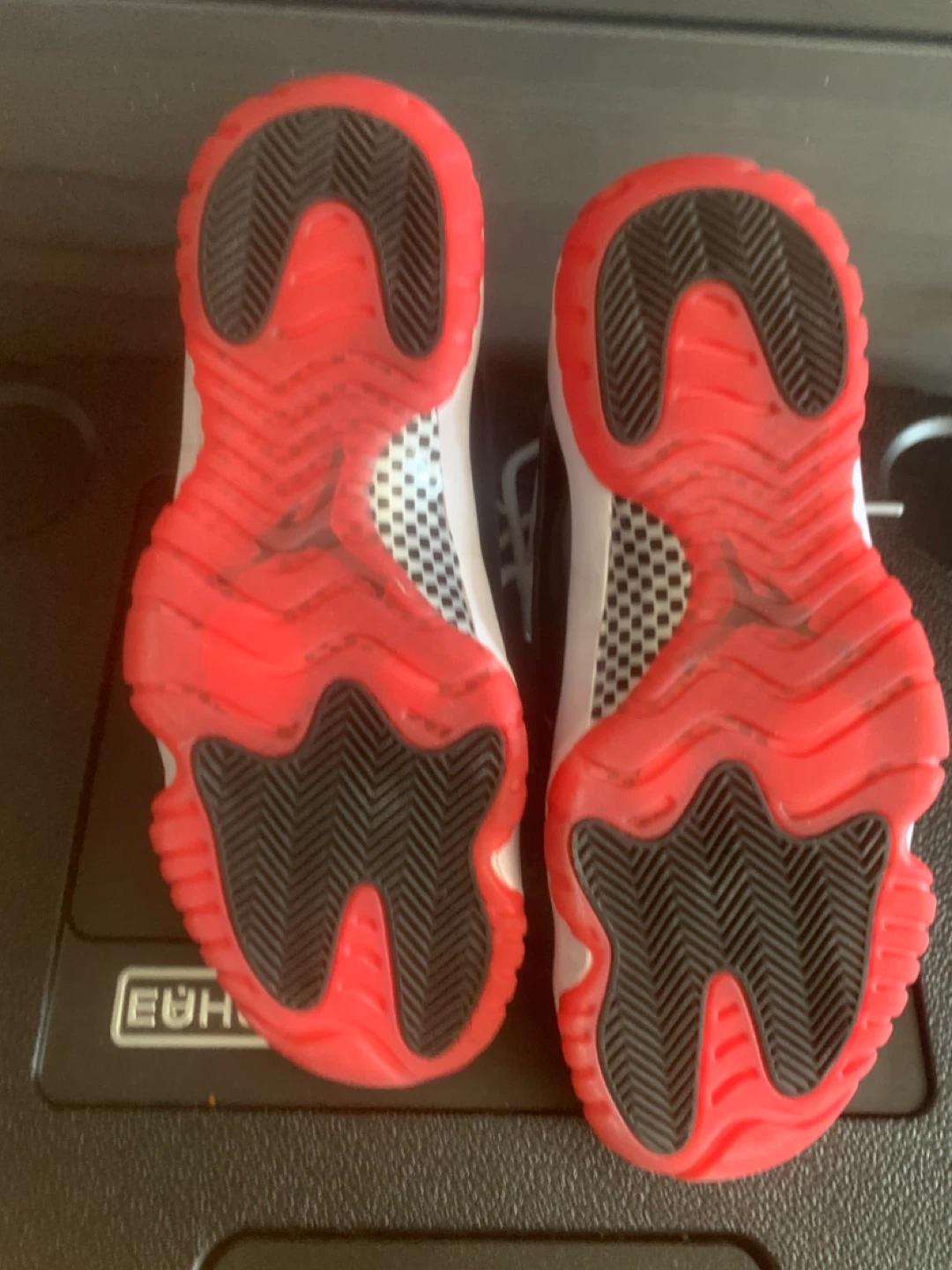 Air Jordan 11 "Bred" Sneakers - photo 3