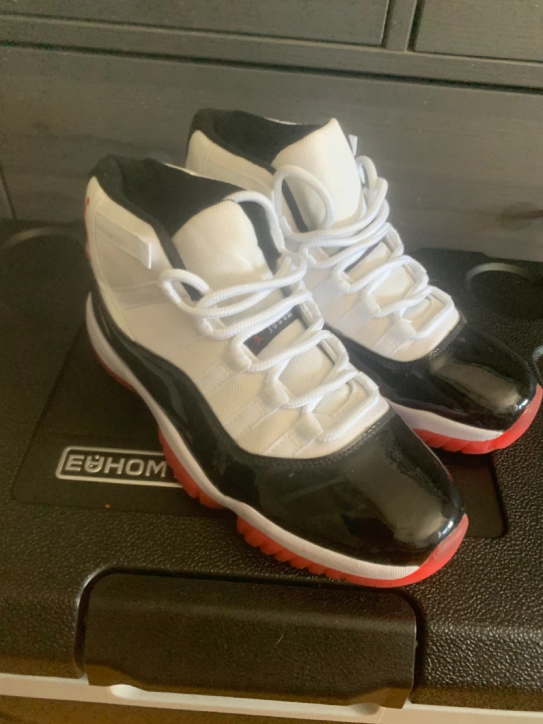 Air Jordan 11 "Bred" Sneakers