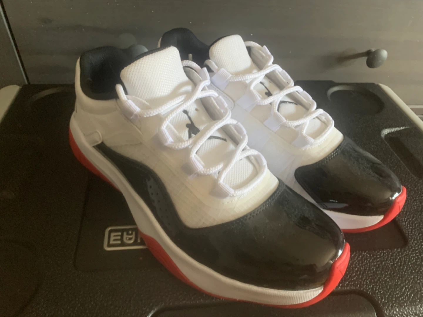 Air Jordan 11 Retro Low White Black Red