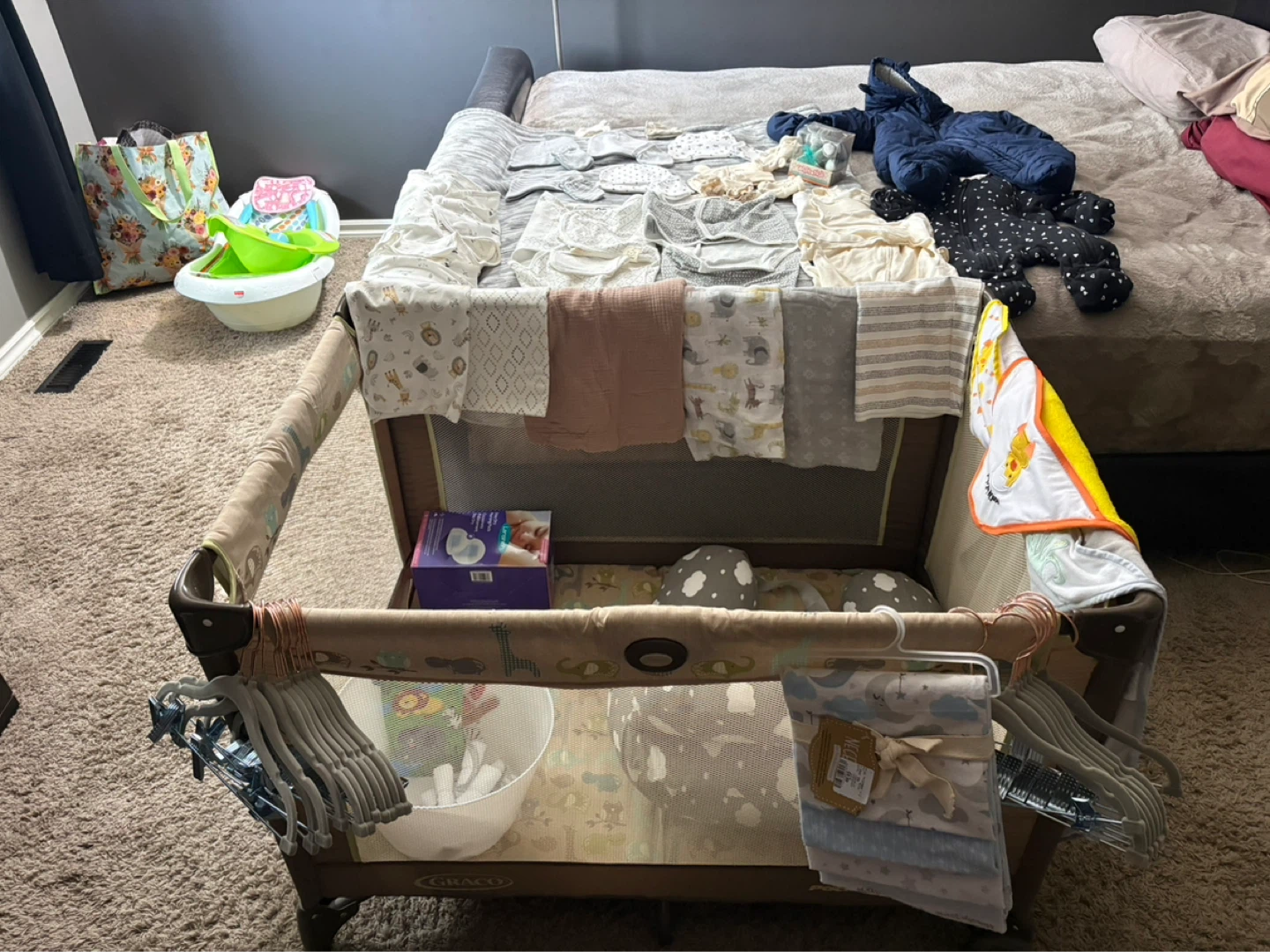 Graco Pack and Play + baby items! 🩷