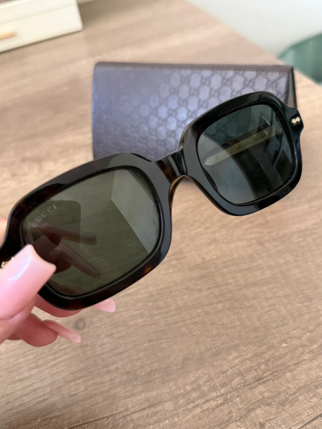 Gucci Sunglasses with Case - photo 2