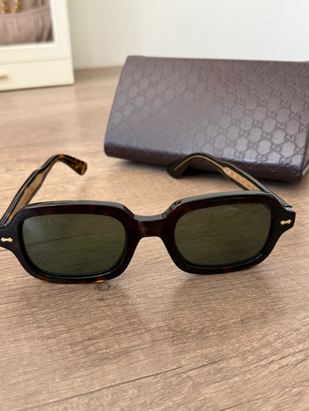 Gucci Sunglasses with Case - photo 4