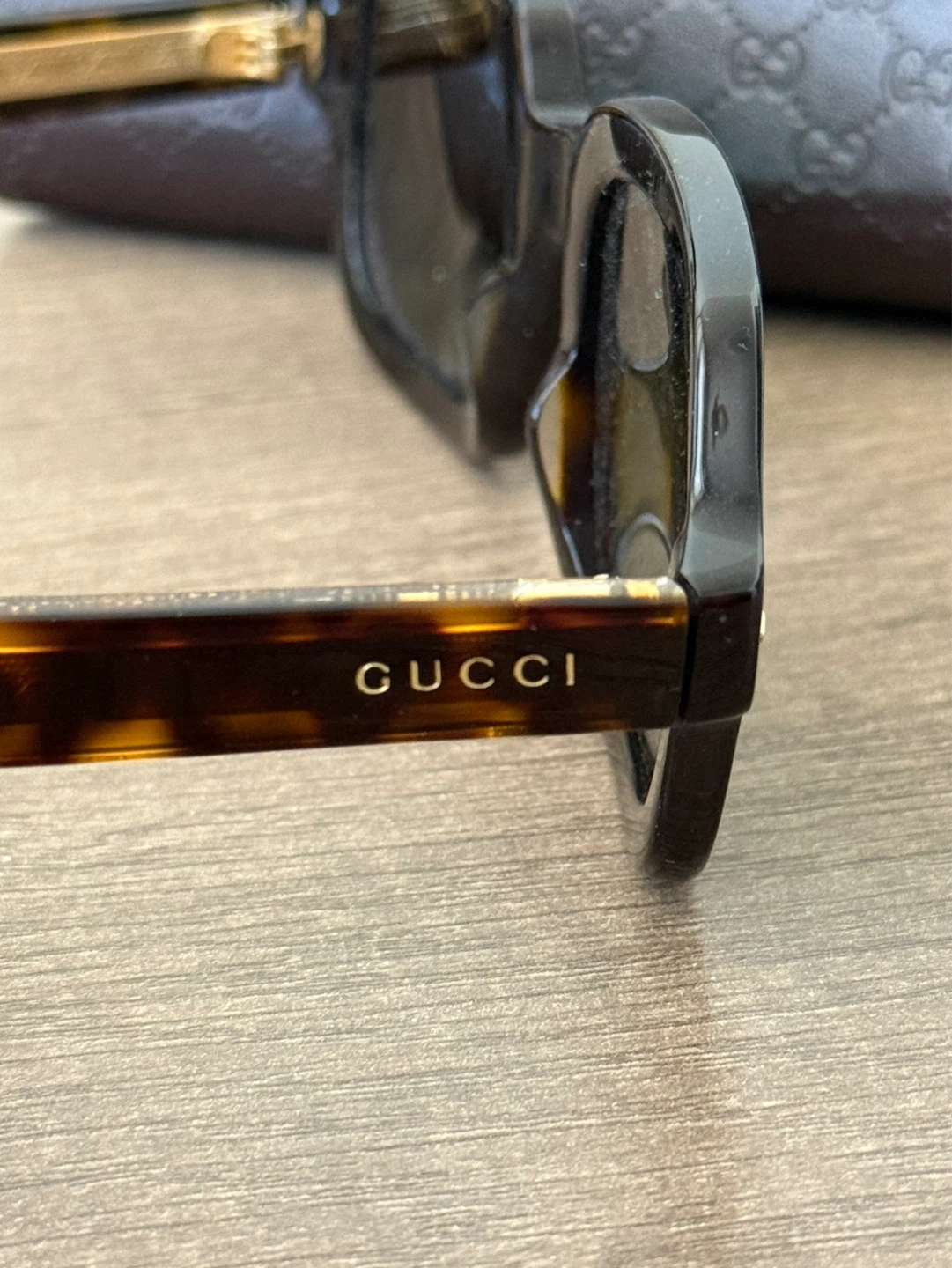 Gucci Sunglasses with Case - photo 3