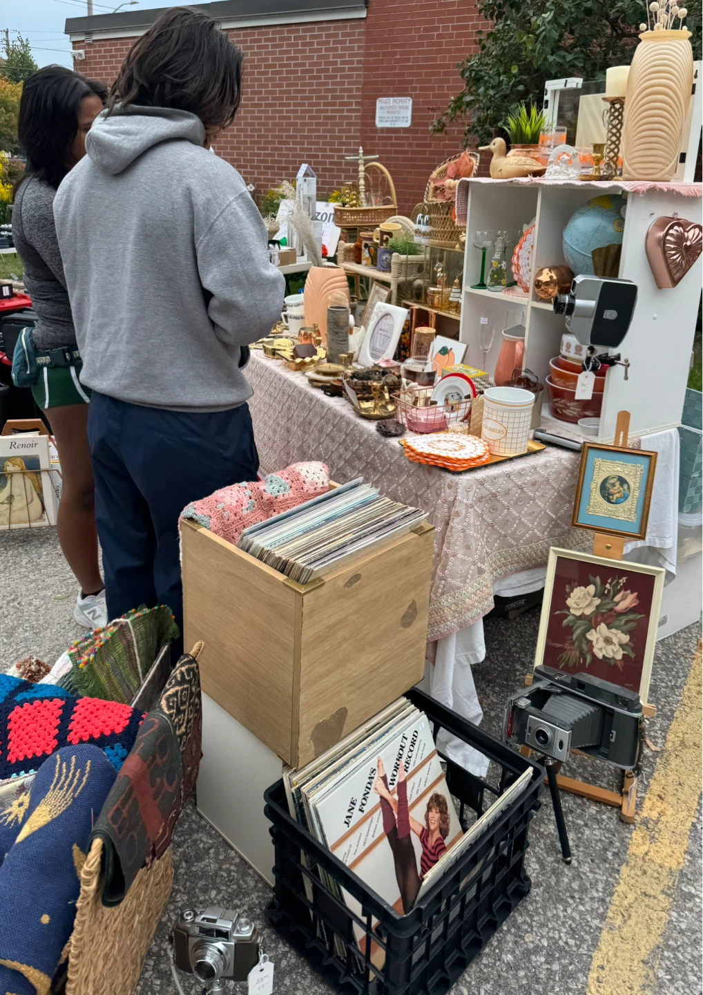 🔥HUGE VINTAGE CHURCH YARD SALE - TOMORROW ONLY! Sat: 8-3pm🔥 - photo 2