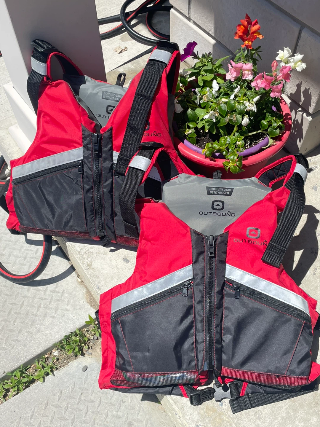 New Adult Outbound Life Jackets S/M & L/XL