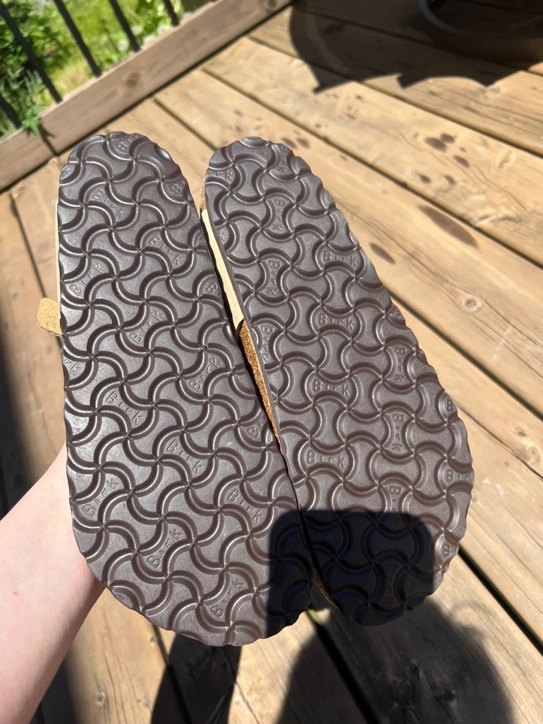 Like new Birkenstock Sandals Size 8 - photo 3