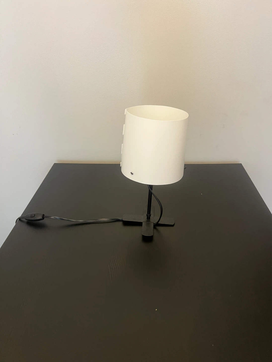 White Cylindrical Table Lamp
