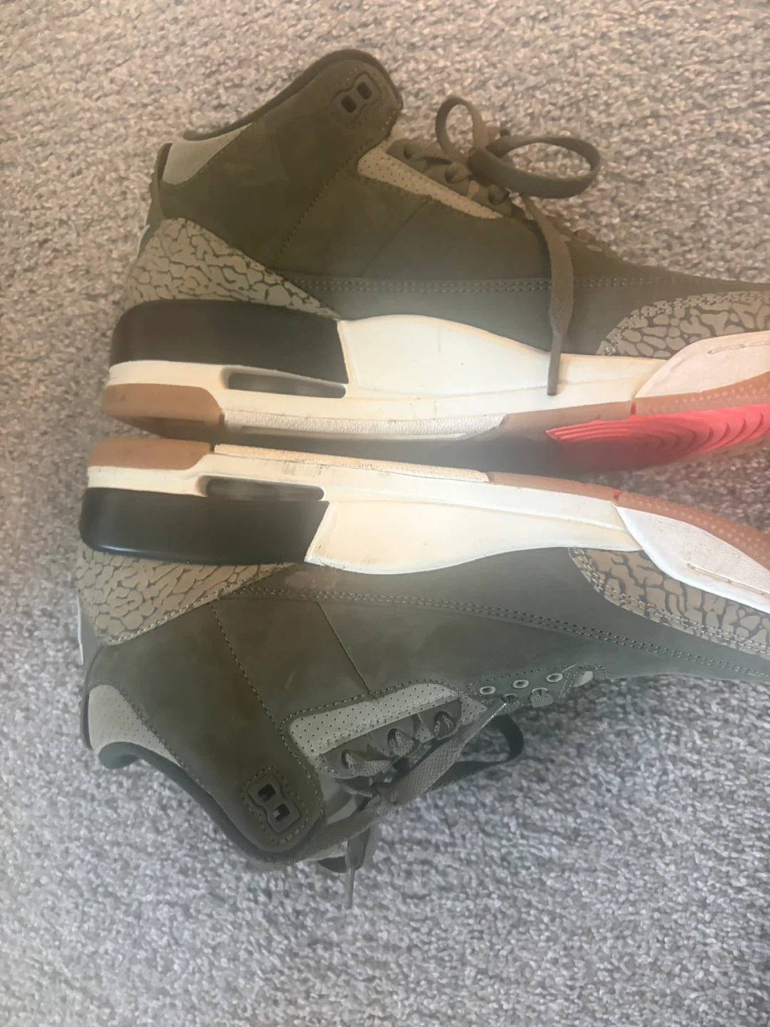 Air Jordan 3 Olive Sneakers - photo 3