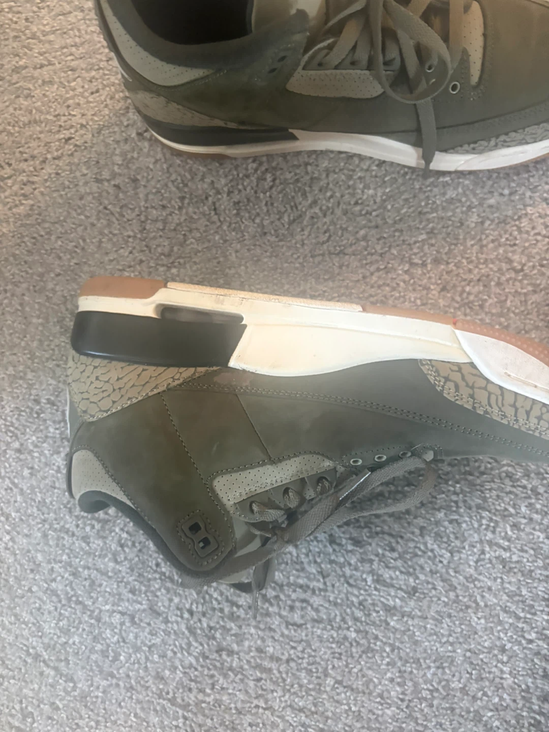 Air Jordan 3 Olive Sneakers - photo 2