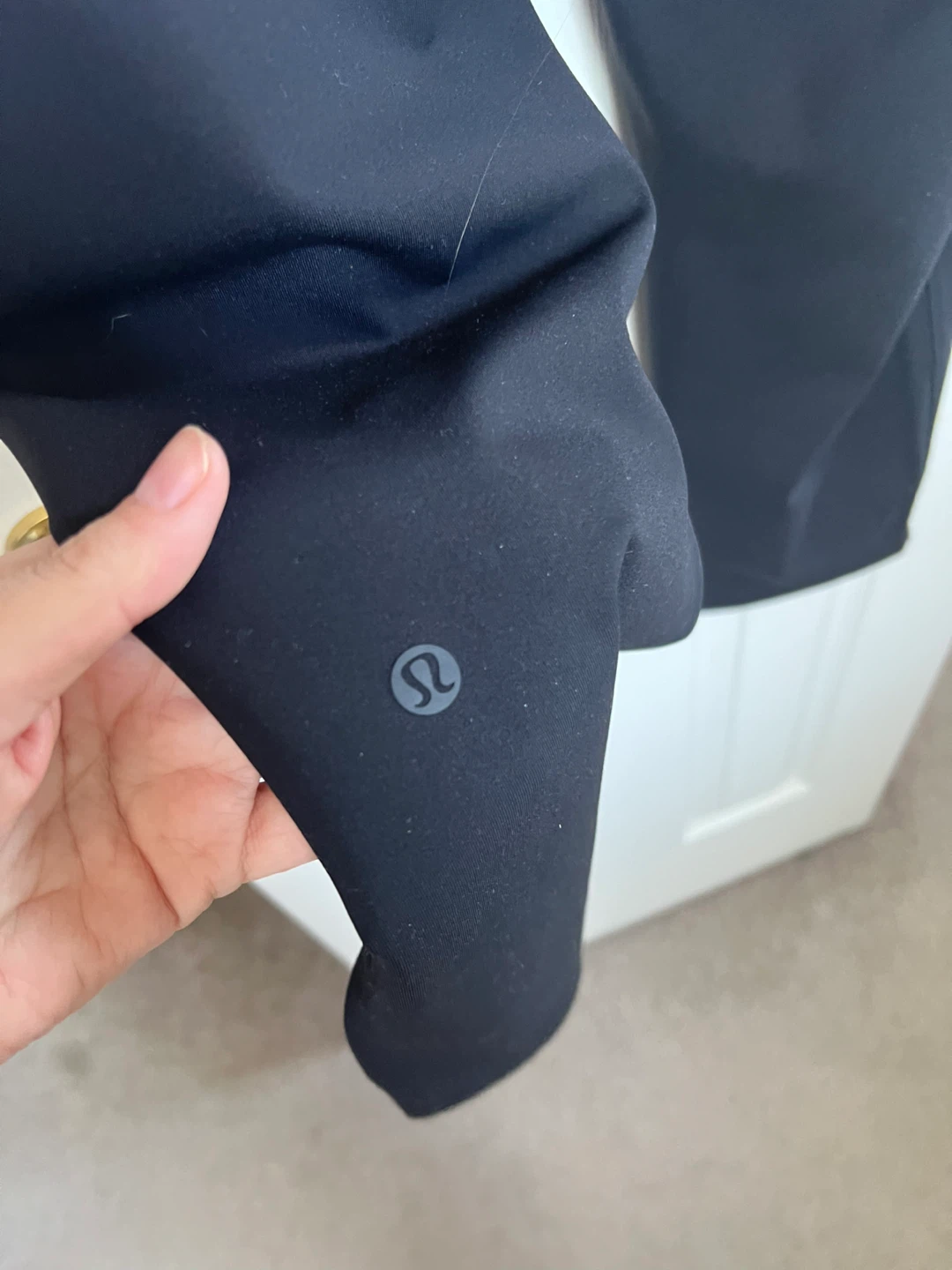 Size 10 black lululemon joggers - photo 3