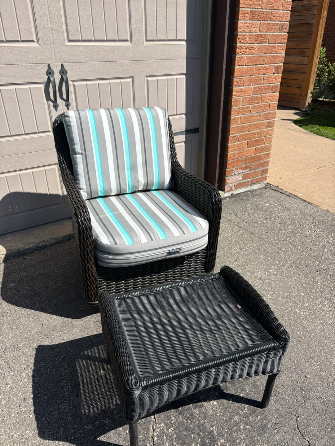 Wicker Patio Chair with Ottoman