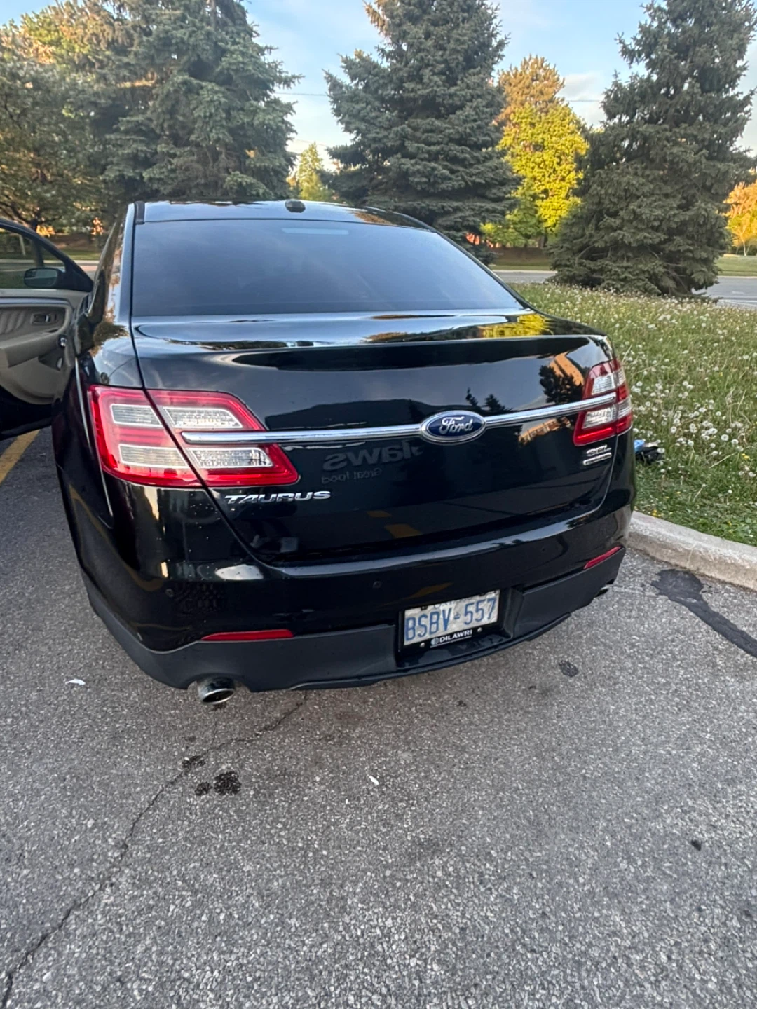 Black Ford Taurus ,2013 - photo 2