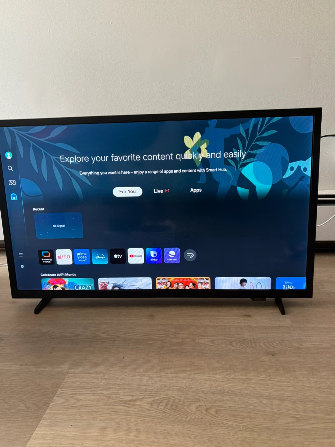 Samsung 32” Smart TV with Remote