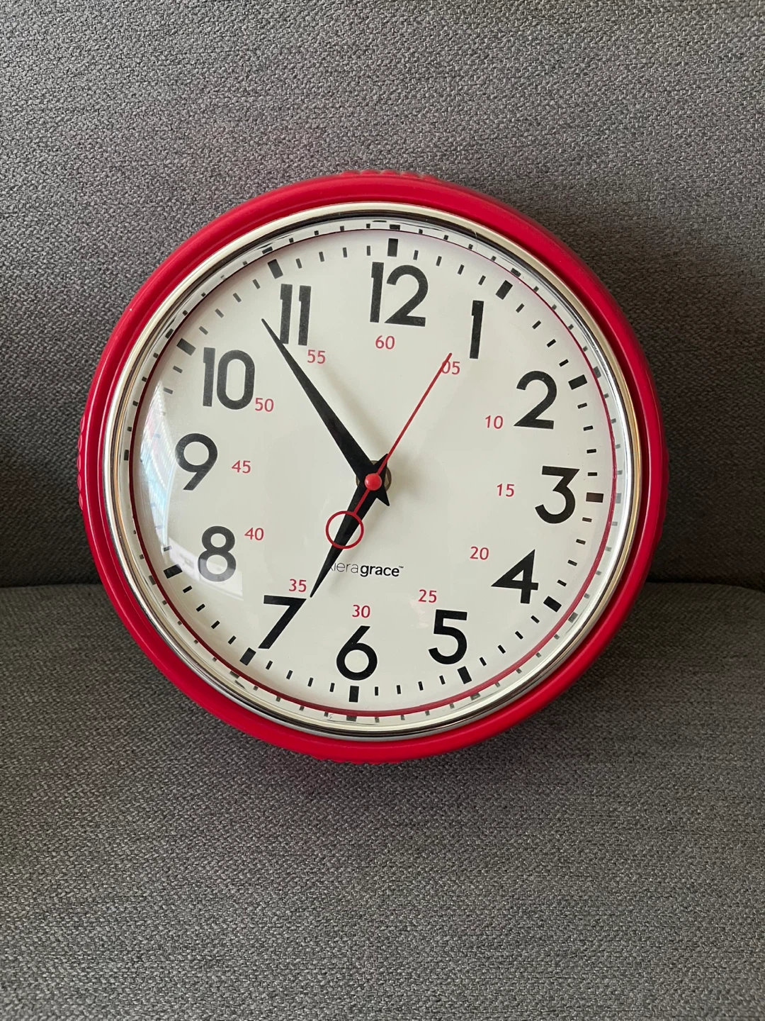 Red/White 10-inch Wall Clock