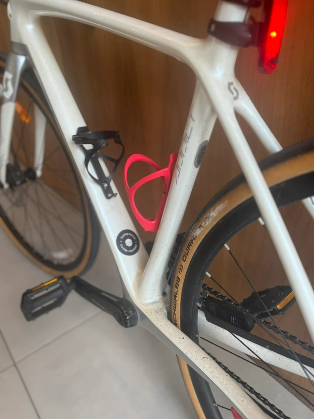 Scott Addict Road Bike for riders 5ft4-5ft6 - photo 5
