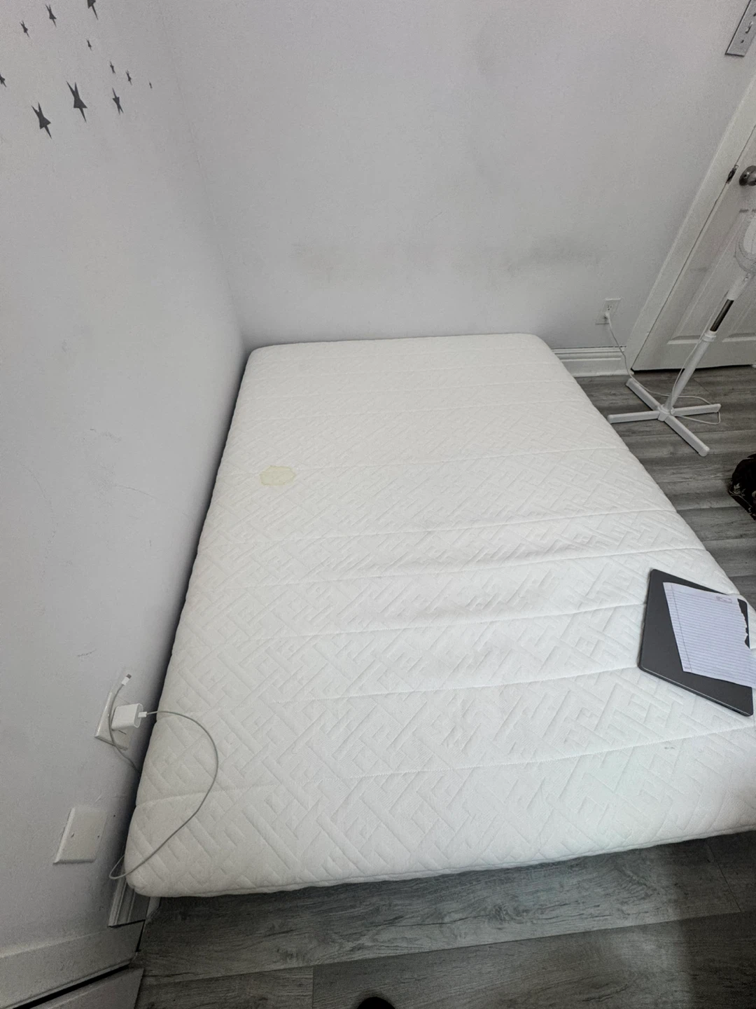 Queen mattress - photo 2