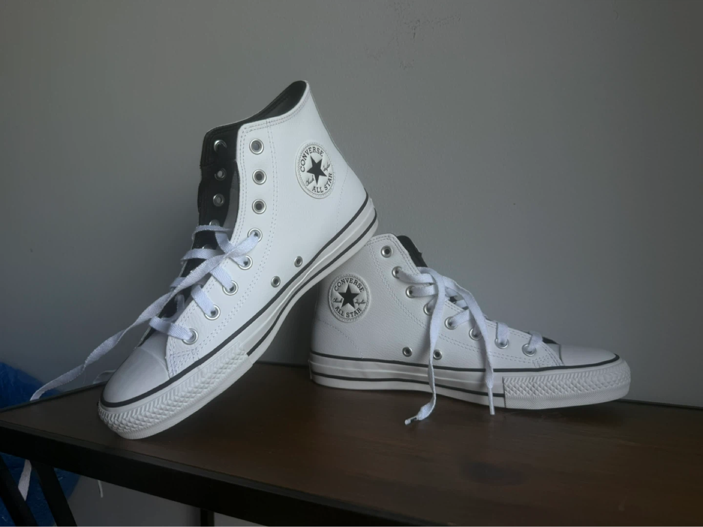 Chuck Taylor White Leather Converse - BNIB - Size 8M / 10W - photo 2