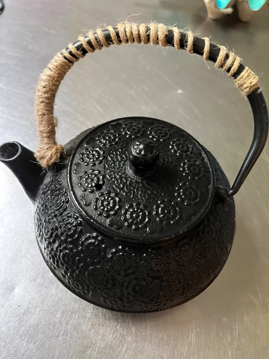 Cast Iron Teapot with Strainer