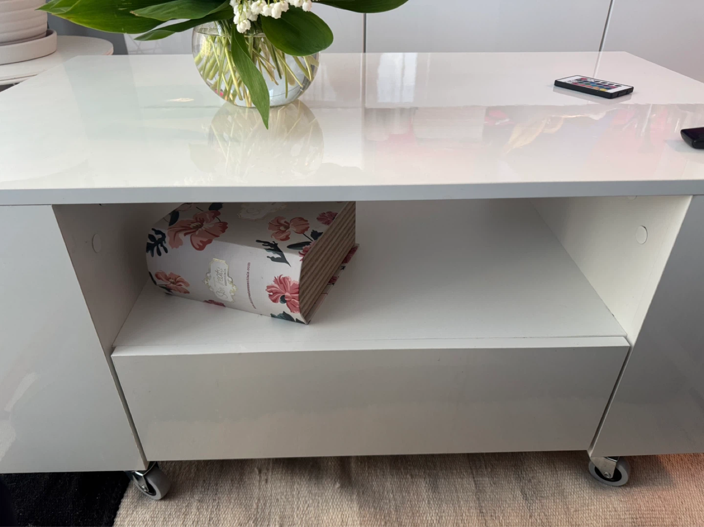 White Coffee Table with Storage Shelves - photo 4