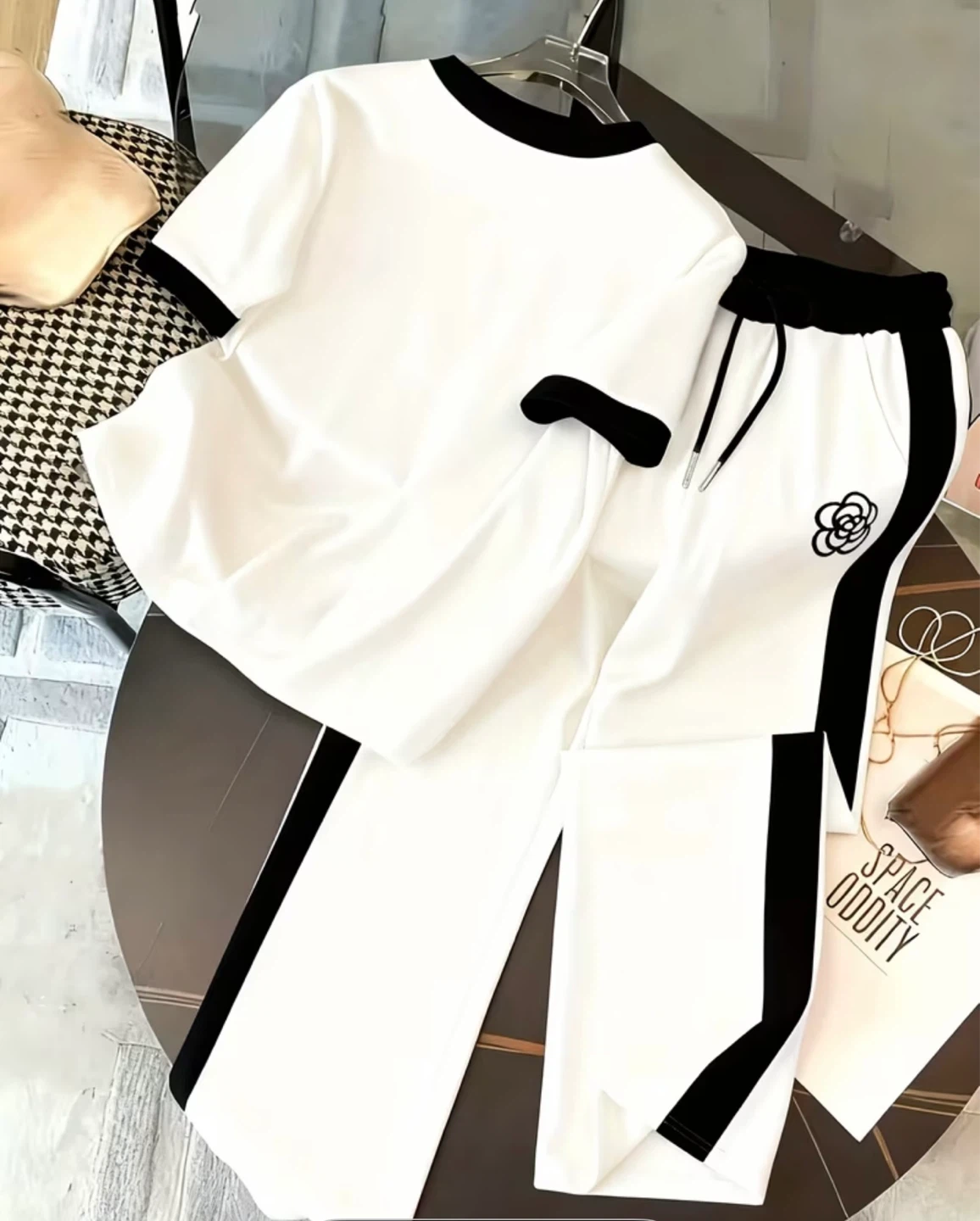Women's White & Black Tracksuit Set - photo 2