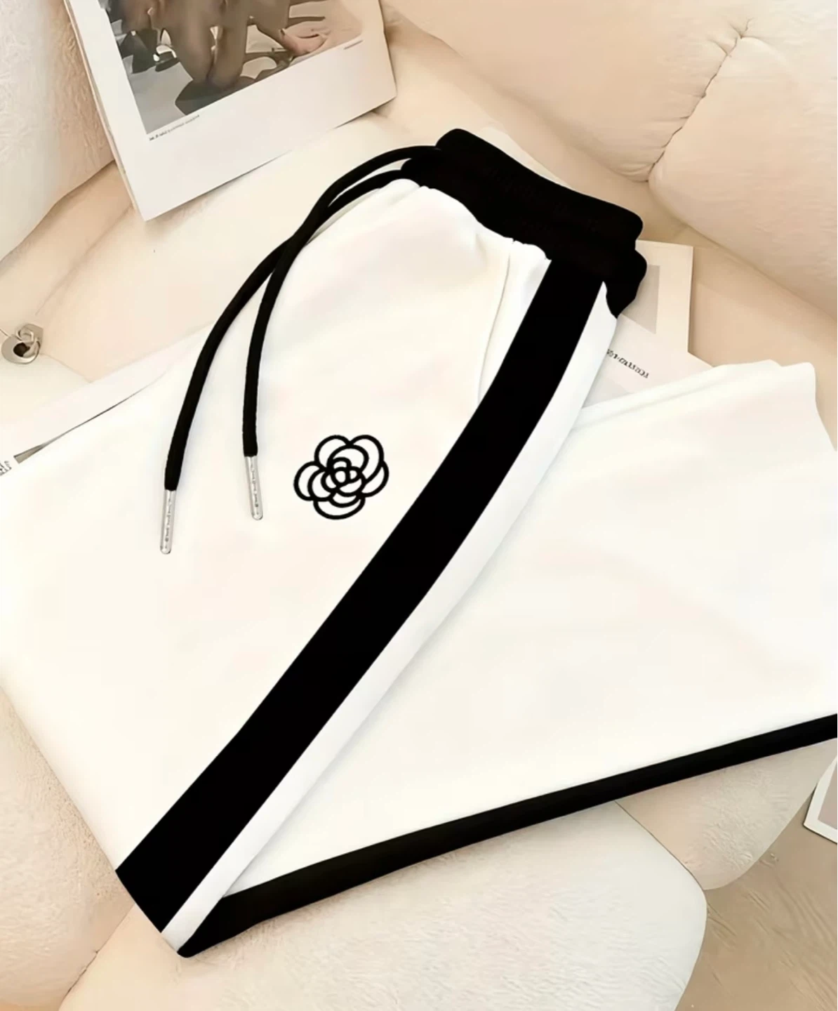 Women's White & Black Tracksuit Set - photo 4