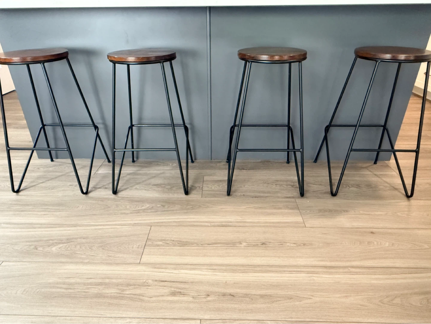 Set of 4 Modern Bar Stools