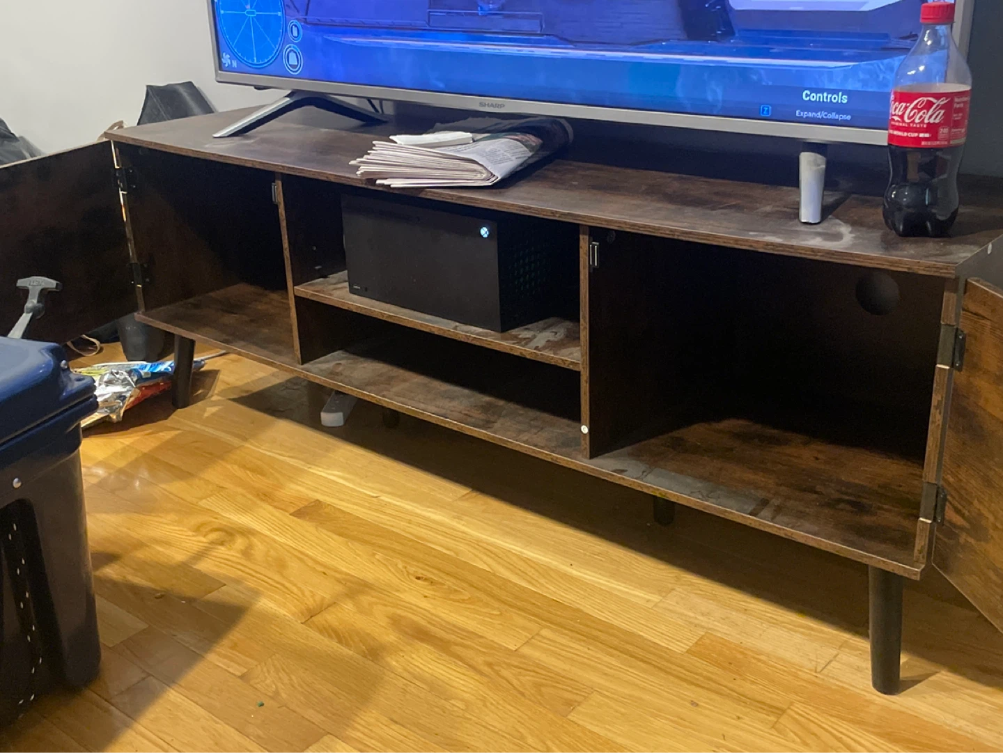 TV stand with adjustable shelf and 2 doors - photo 3