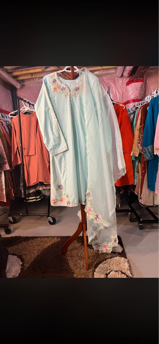 Women's Embroidered 3-Piece Lawn Suit - photo 4