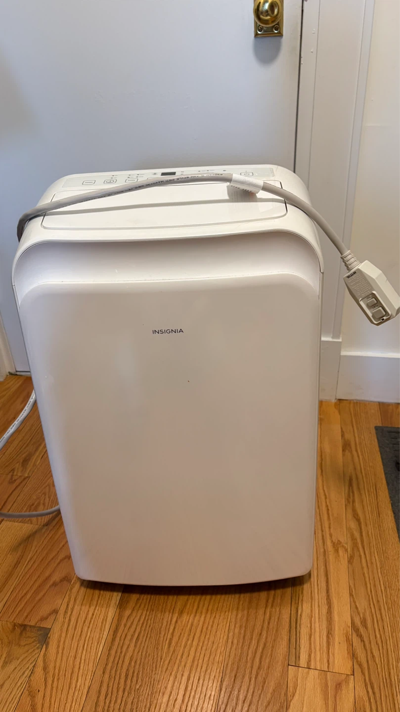 Insignia Portable Air Conditioner 8000 BTU