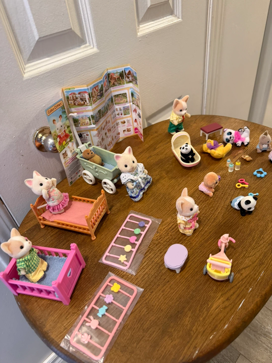 Bundle Calico Critters Figures & Accessories Lot - photo 5