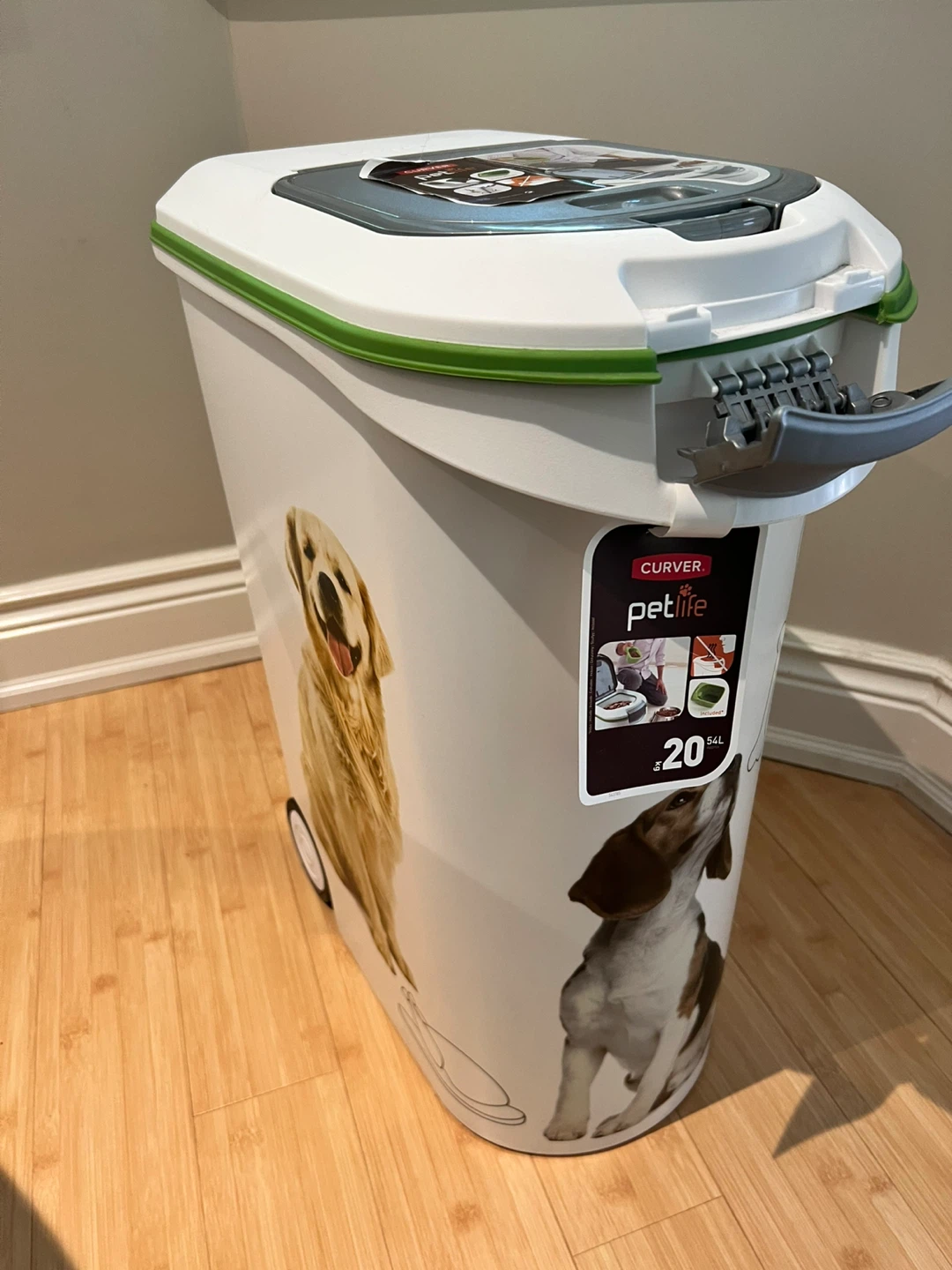Curver Petlife 20kg Pet Food Container with Scoop