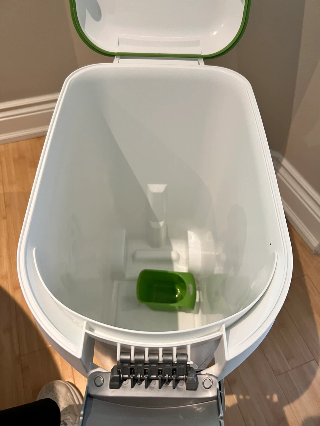Curver Petlife 20kg Pet Food Container with Scoop - photo 5
