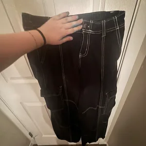 Zumiez jorts and jeans made for size small