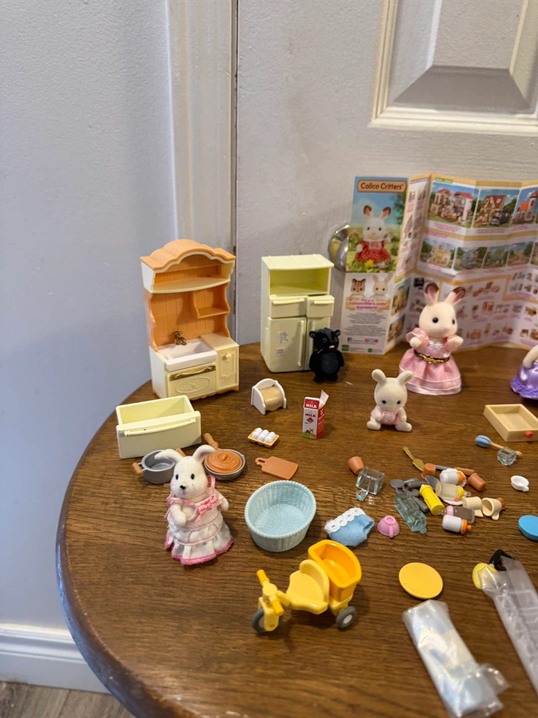 Bundle Calico Critters Family and Accessories Set - photo 3