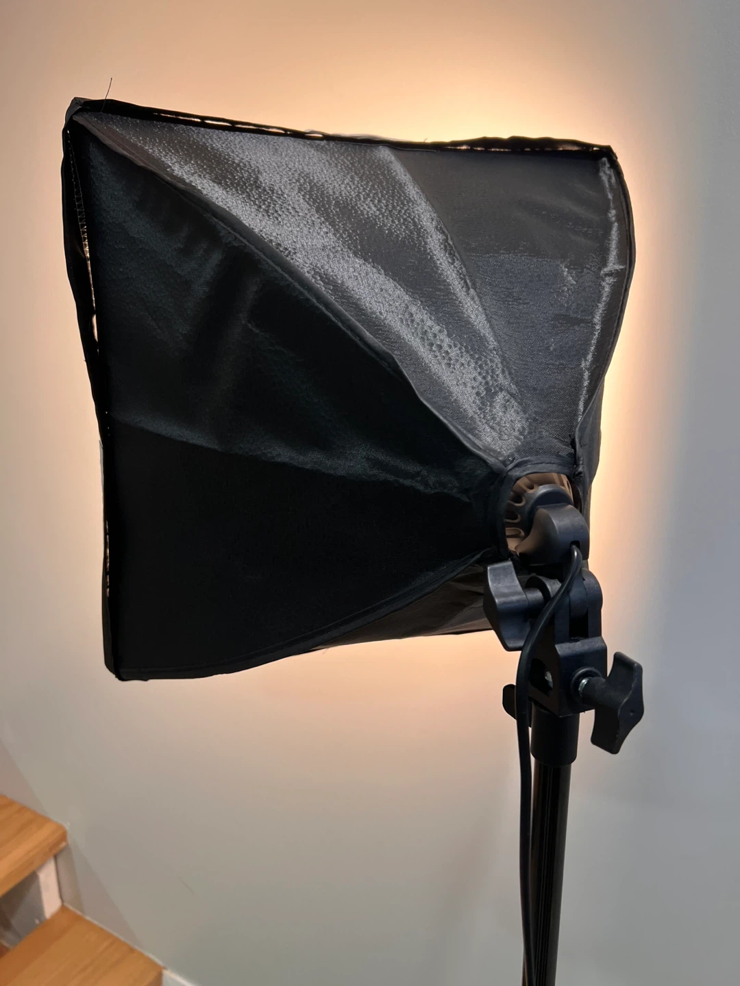 EMART Softbox Photography Lighting Kit w/ Tripod - photo 3
