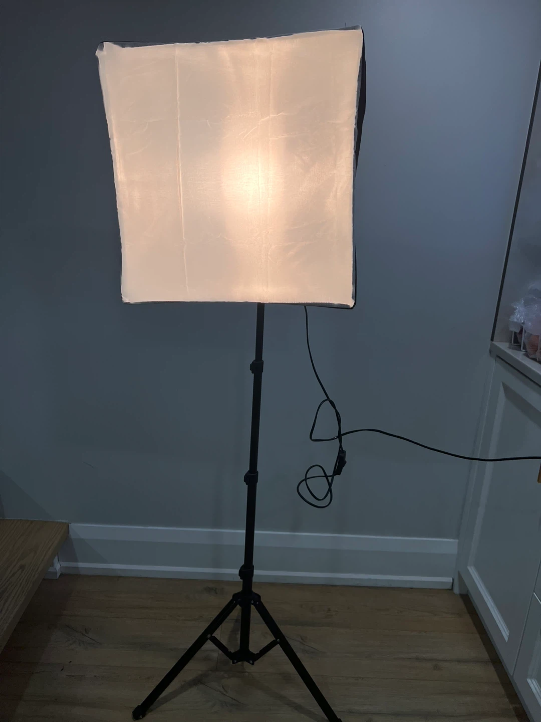 EMART Softbox Photography Lighting Kit w/ Tripod - photo 2