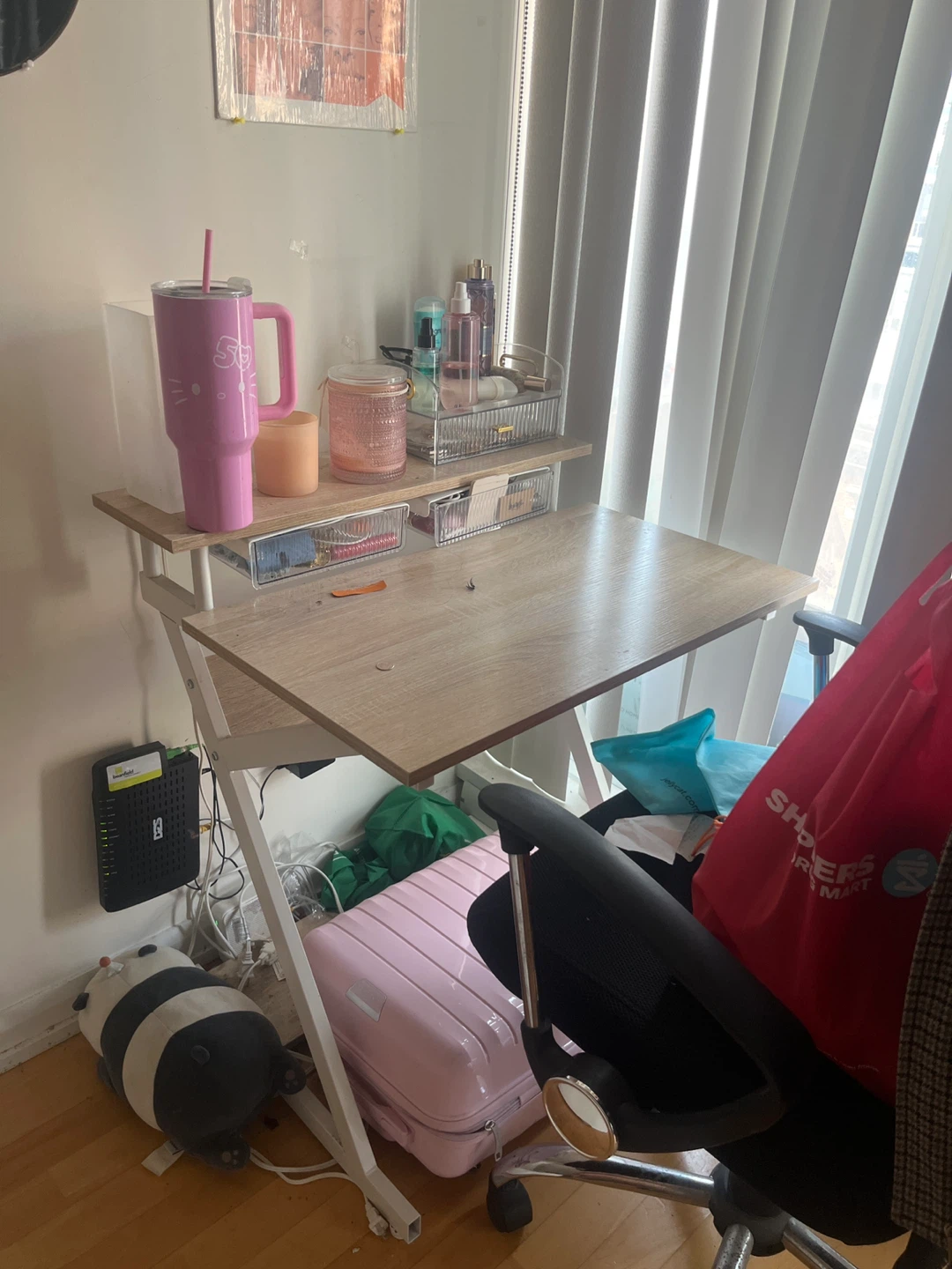 Compact desk with shelf