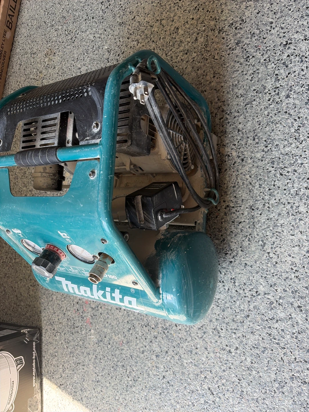 Makita MAC210Q Quiet Series Air Compressor - photo 2