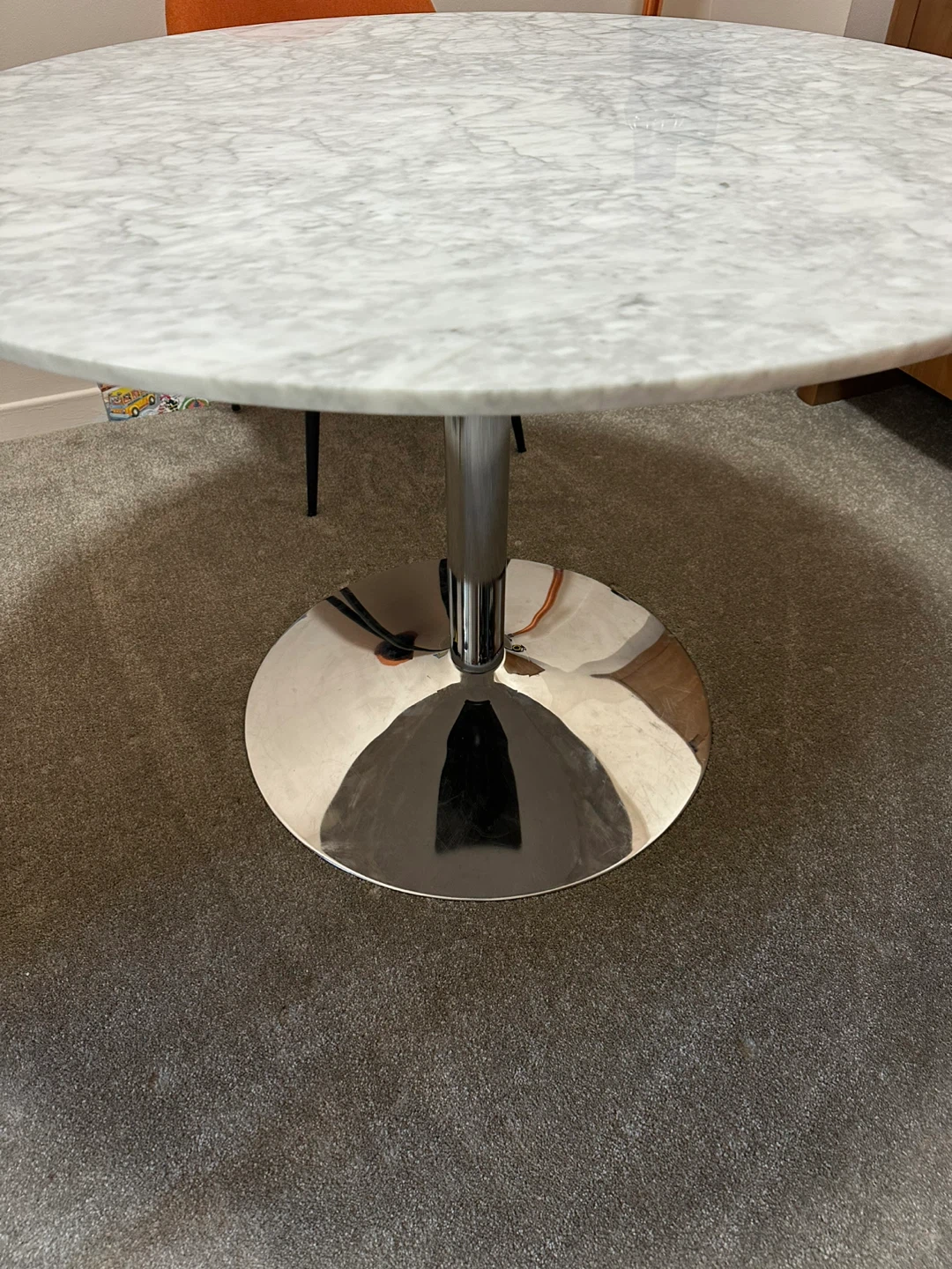 Round Marble Top Pedestal Dining Table