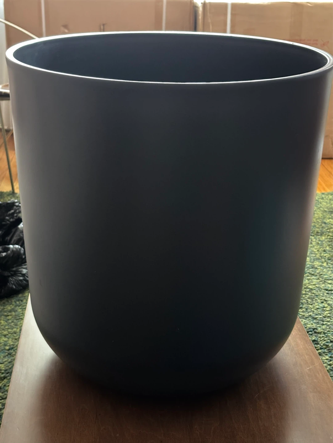 Large Black Plastic Planter Pot - photo 2