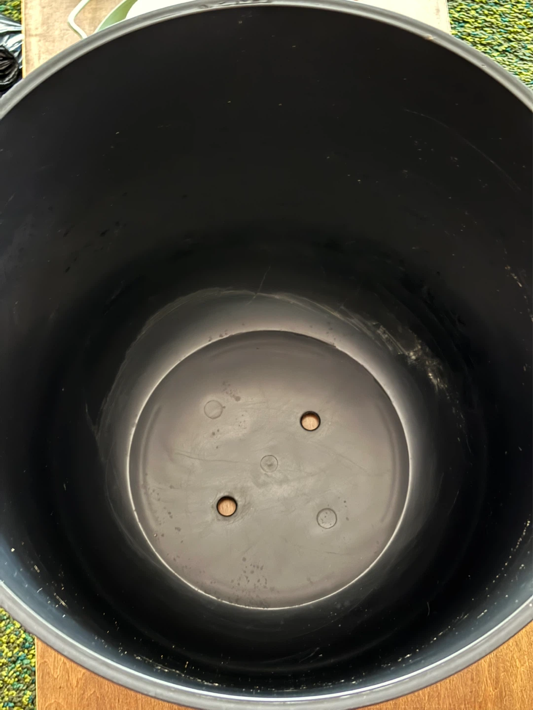 Large Black Plastic Planter Pot - photo 4