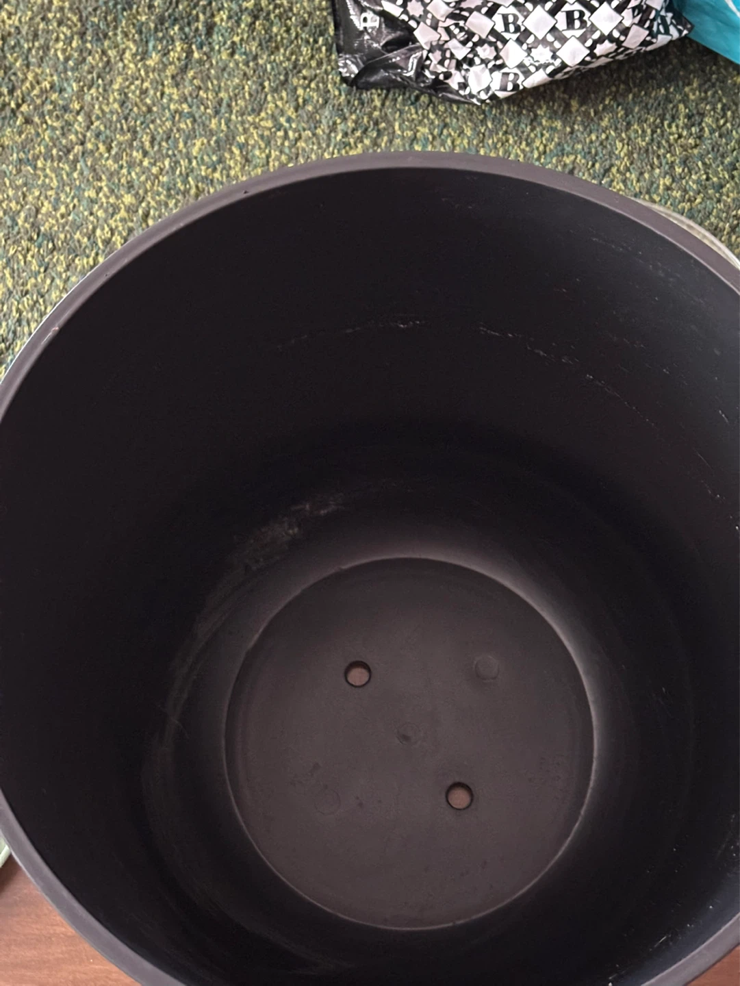 Large Black Plastic Planter Pot - photo 3