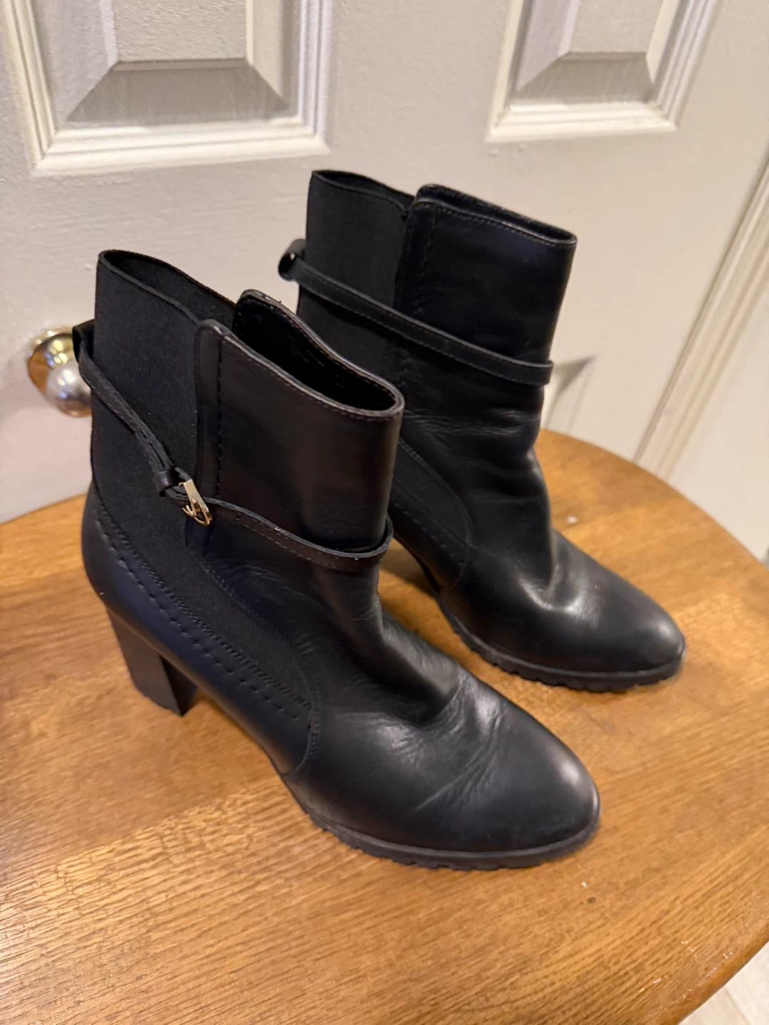 Massimo Dutti Black Leather Ankle Boots