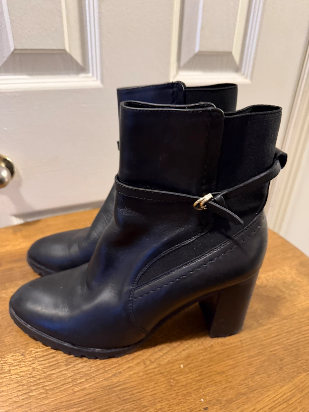 Massimo Dutti Black Leather Ankle Boots - photo 4