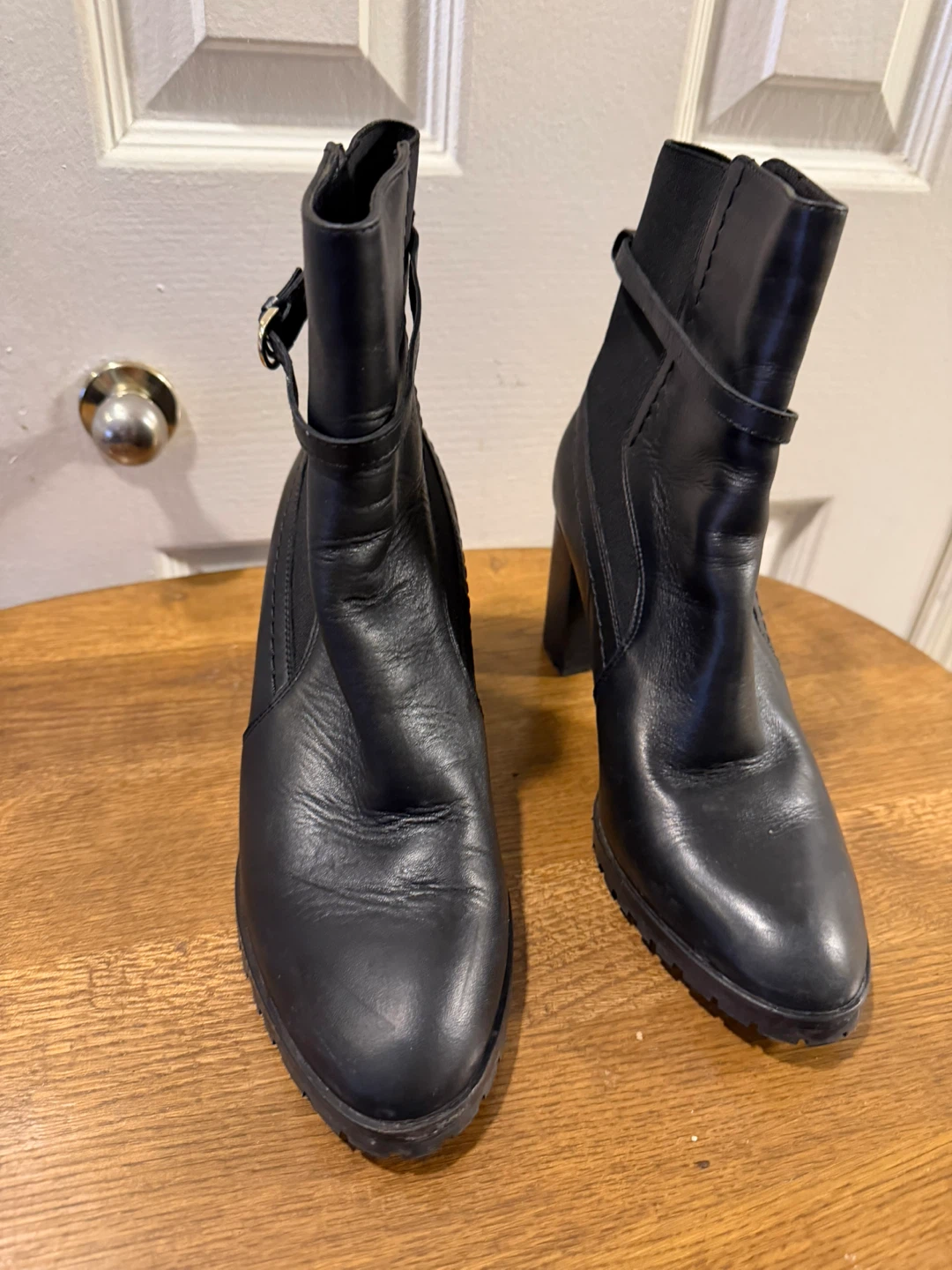 Massimo Dutti Black Leather Ankle Boots - photo 2