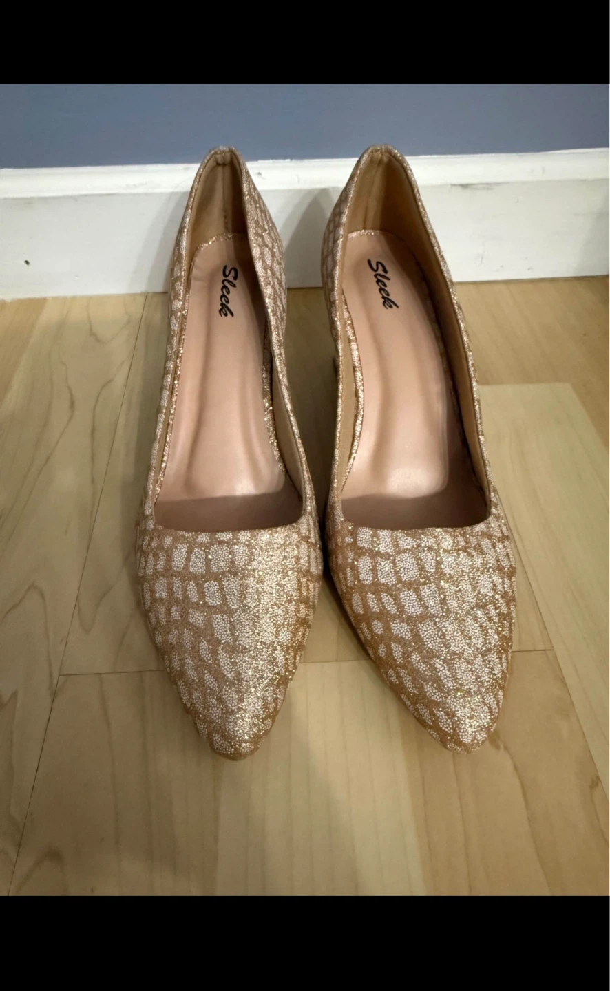 Sleek Women's Heels - photo 2