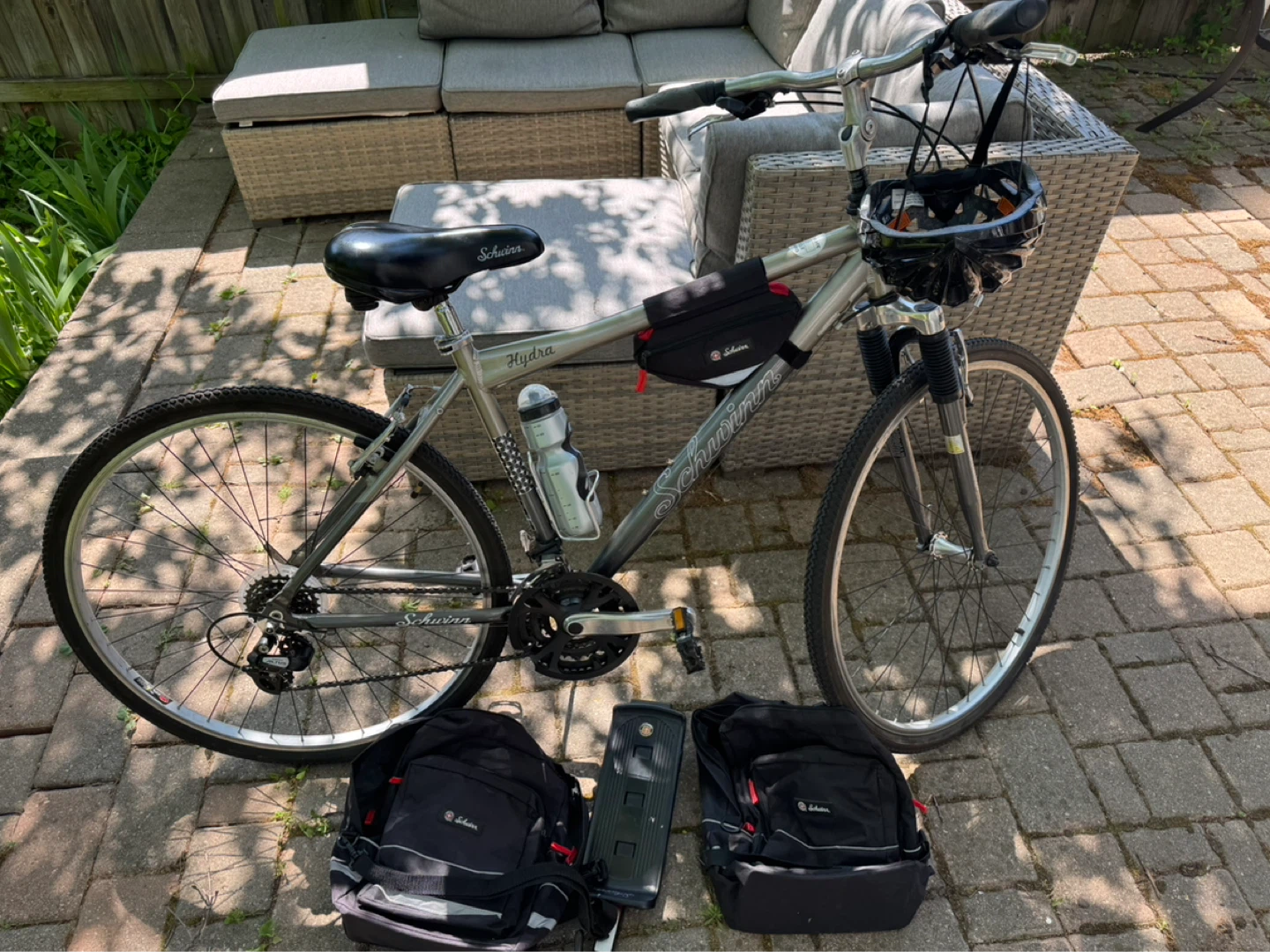 Schwinn Hydra Hybrid Bike Package (read description)
