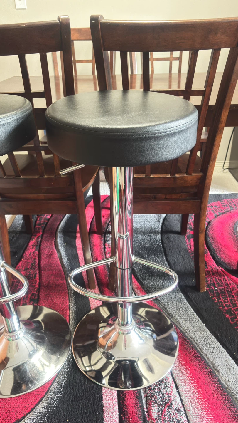 $ 25 Adjustable Swivel Bar Stools (Set of 2) - photo 3